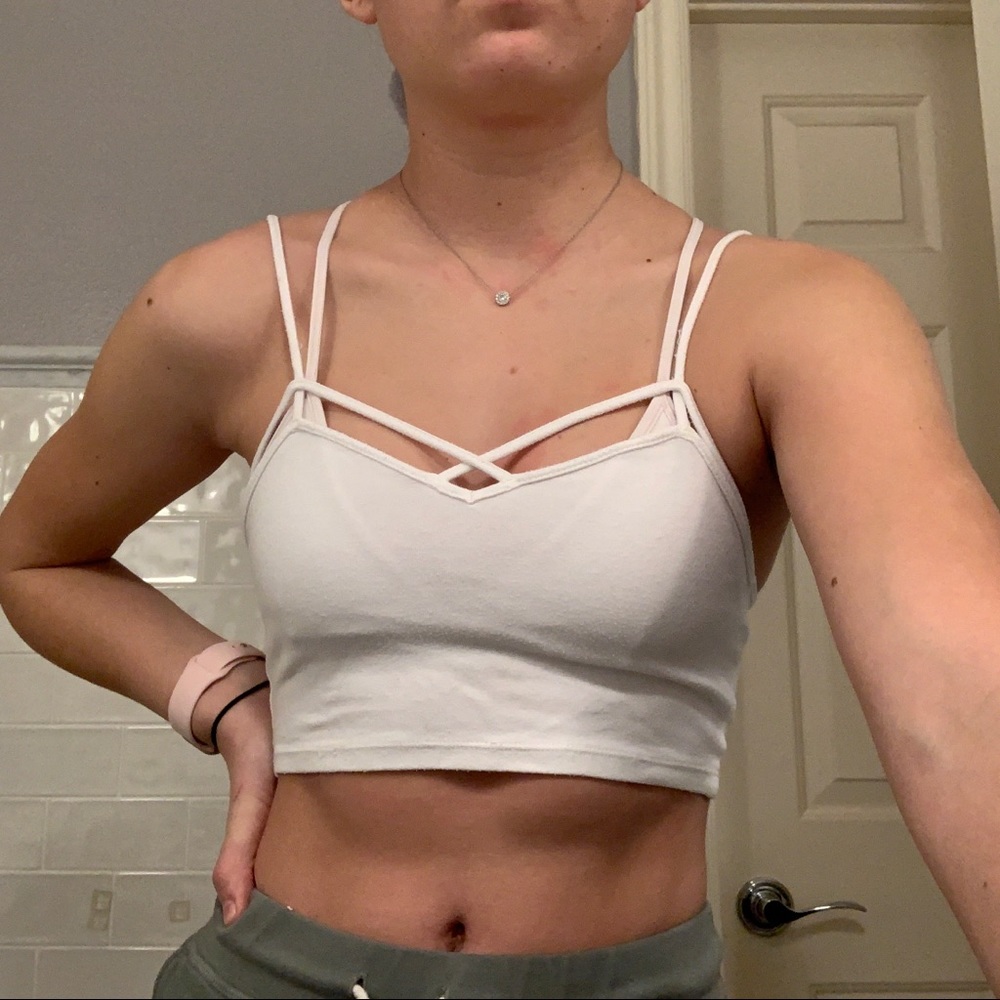 3/25$ BRANDY MELVILLE croptop/bralette w/ criscros